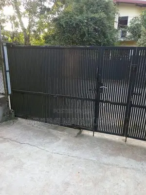 Sliding Gate