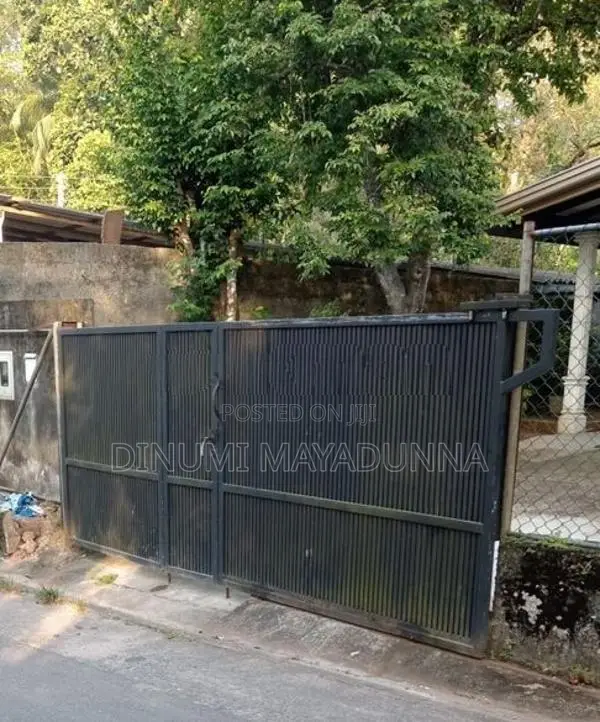 Sliding Gate