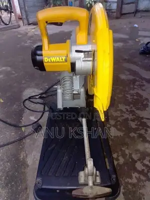 DeWalt Cut Off Machine