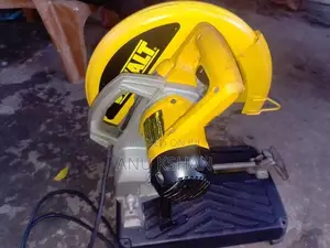 DeWalt Cut Off Machine