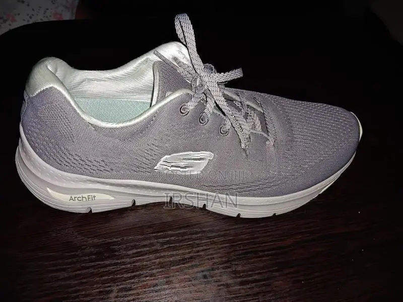 Skechers