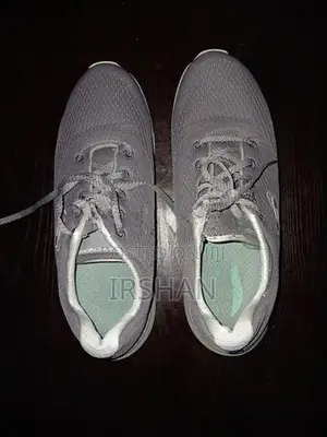 Skechers