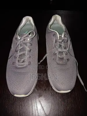 Skechers