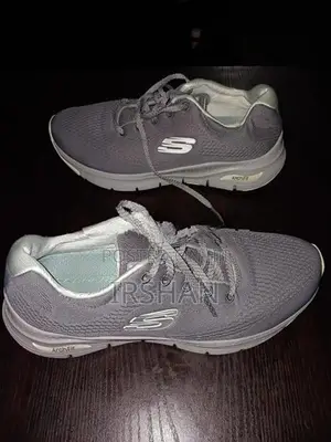 Skechers
