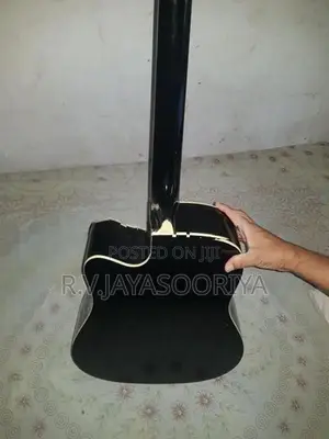 Box Guitar
