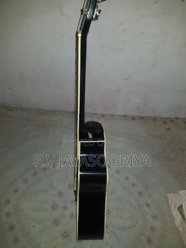 Box Guitar