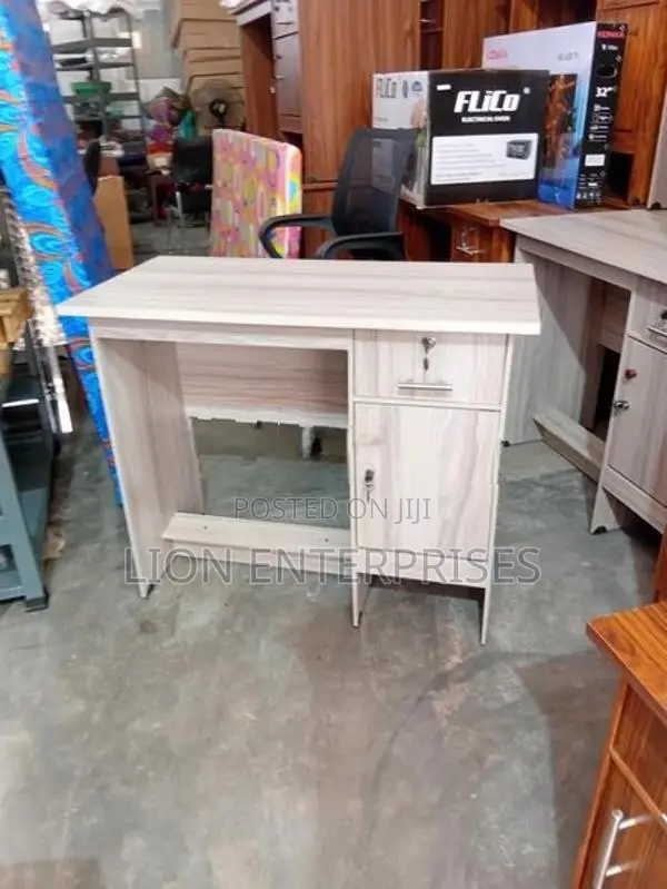 Melamine office tables 3ft