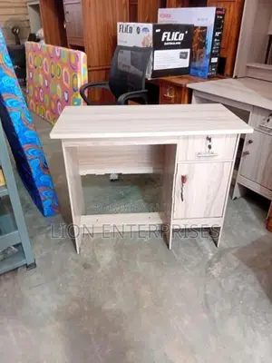 Melamine office tables 3ft