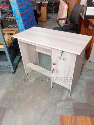Melamine office tables 3ft