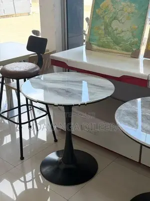 Round Table