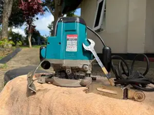 Makita Router 3612C (makita)