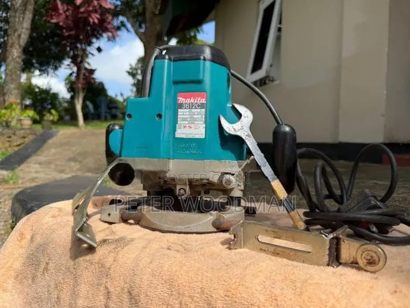Makita Router 3612C (makita)