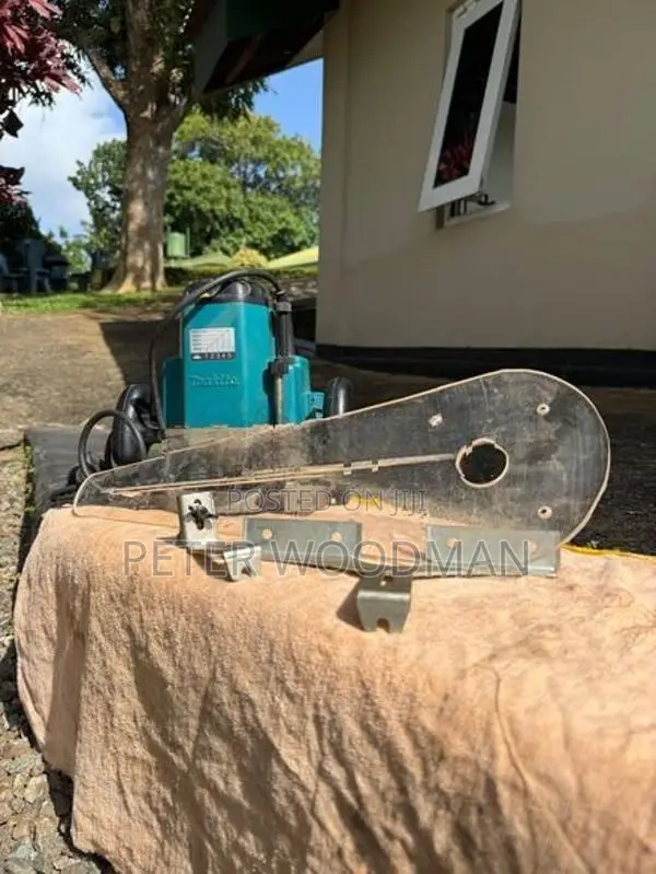 Makita Router 3612C (makita)