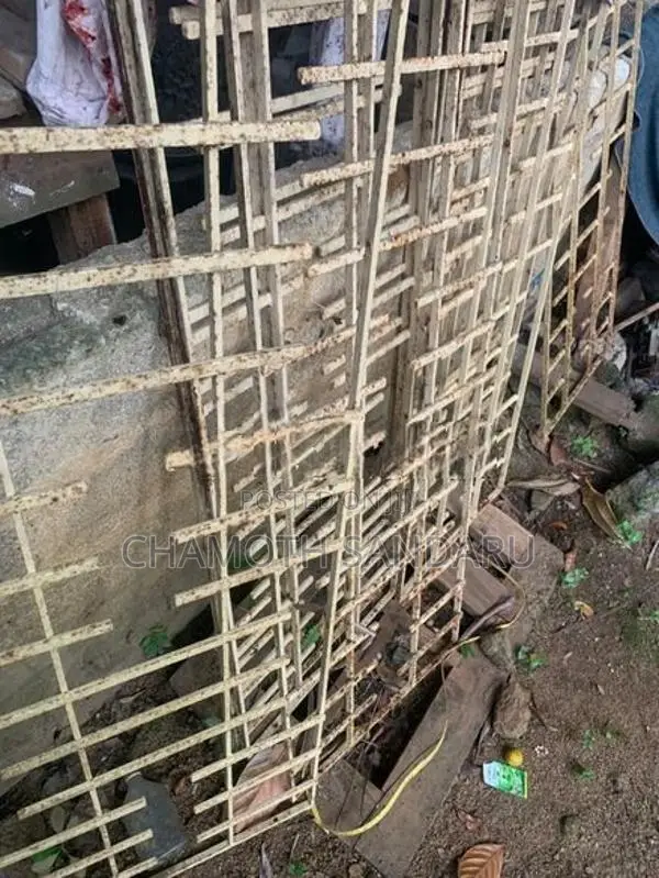 4 Feet ග්‍රීල්