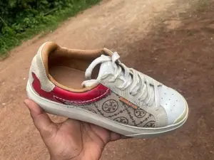 Tory Burch Sneaker
