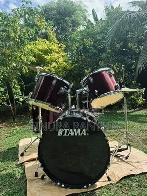 Tama Drum Set