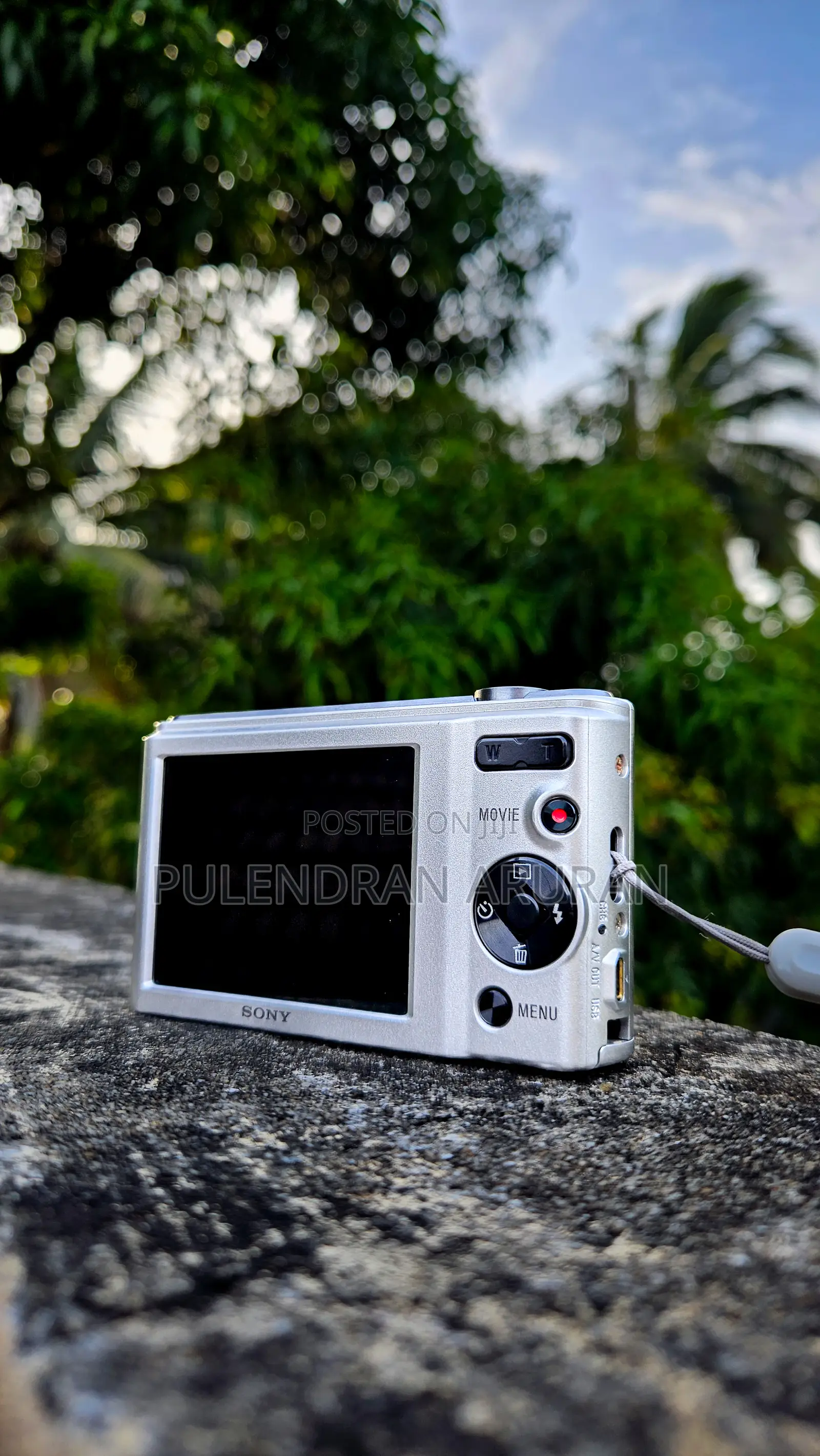 Sony Cyber-Shot DSC-W800 20.1mp | Excellent Condition | Like New