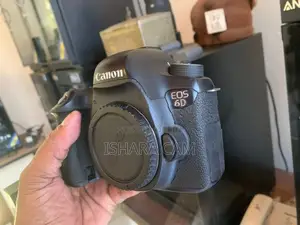 canon 6D DSLR body with lens