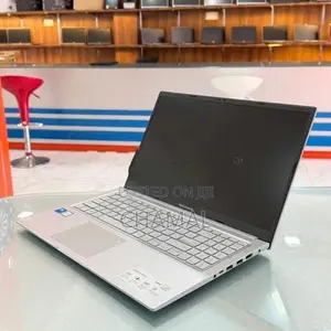 intel Core 5 120U - 8GB DDR5 Ram 512GB NVMe Super Fast SSD