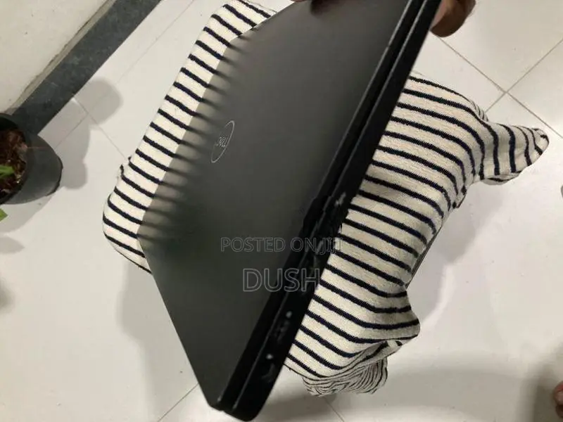 i5 8th Dell Latitude 5300 | 256nvme 8GB
