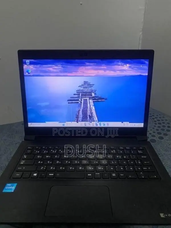 3.0 ghz 11th gen Toshiba Dynabook laptop S73/HS 8gb