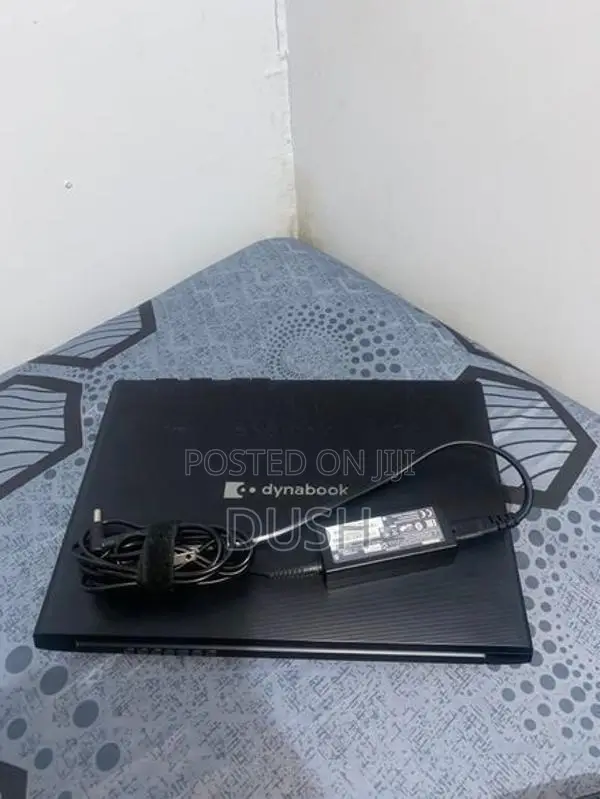 3.0 ghz 11th gen Toshiba Dynabook laptop S73/HS 8gb