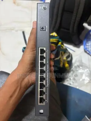 HPE OfficeConnect 1420 8G PoE+ (64W) Network Switch (JH330A)