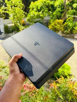 Play Station 4 1TB With Games