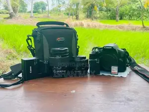 Canon 2000D DSLR