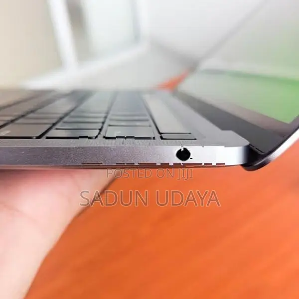 Apple Macbook M2 Pro 8GB 256GB