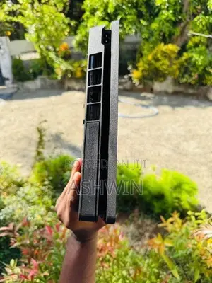 Play Station 4 1TB With Games