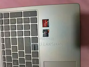 HP Laptop AMD RYZEN 3 - 7320U / 8GB RAM 512 SSD 15.6 FHD Windows 11