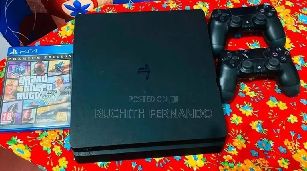 PS4 slim 500GB Consoles