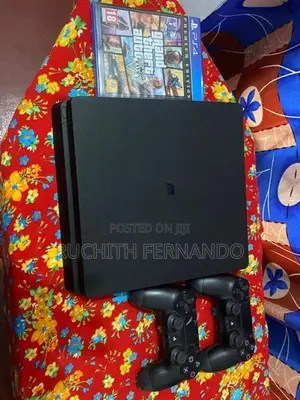 PS4 slim 500GB Consoles