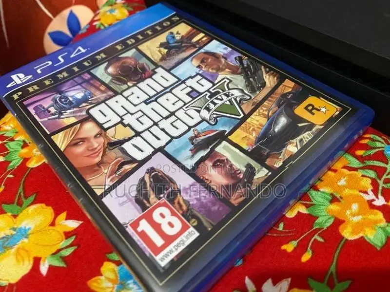 PS4 slim 500GB Consoles