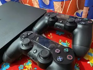 PS4 slim 500GB Consoles