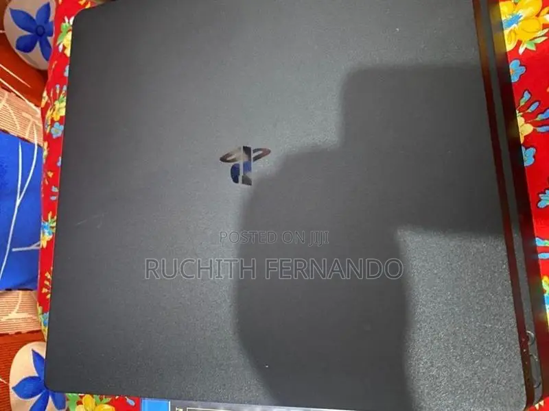PS4 slim 500GB Consoles