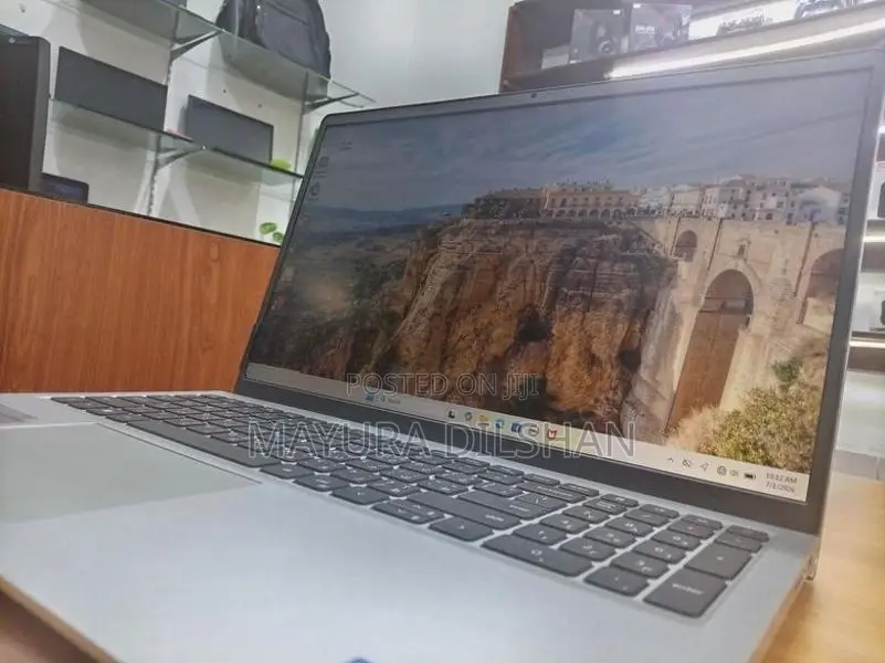 i5 11th Gen 8GB Ram 512GB Nvme