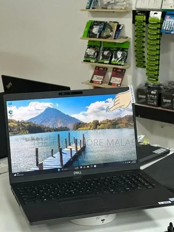 Dell Latitude 5500 (Touch) | 8GB 256 NVMe SSD