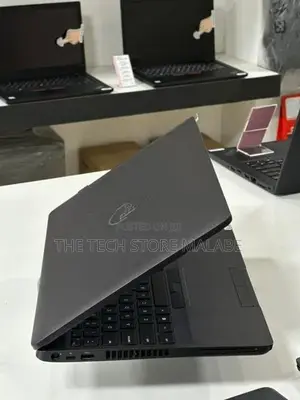Dell Latitude 5500 (Touch) | 8GB 256 NVMe SSD