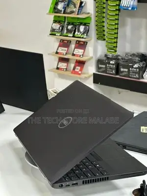 Dell Latitude 5500 (Touch) | 8GB 256 NVMe SSD