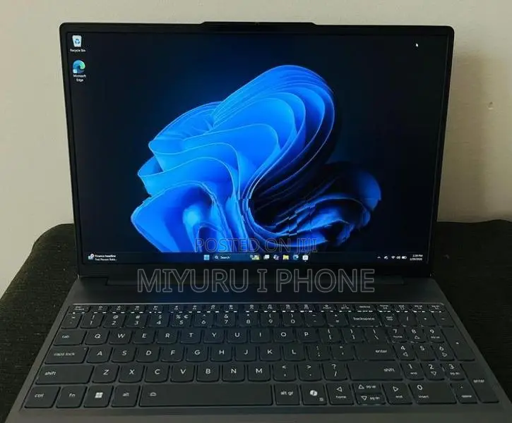 Lenovo IdeaPad Slim 3 15IRh10