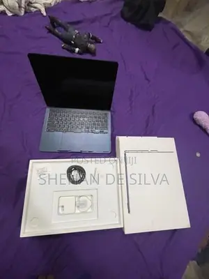 Apple Macbook Air M2