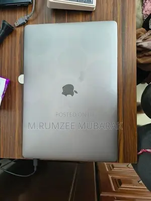 Apple MacBook Pro (15-inch, 2018)
