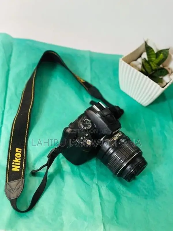 Nikon d3000 DSLR Camera