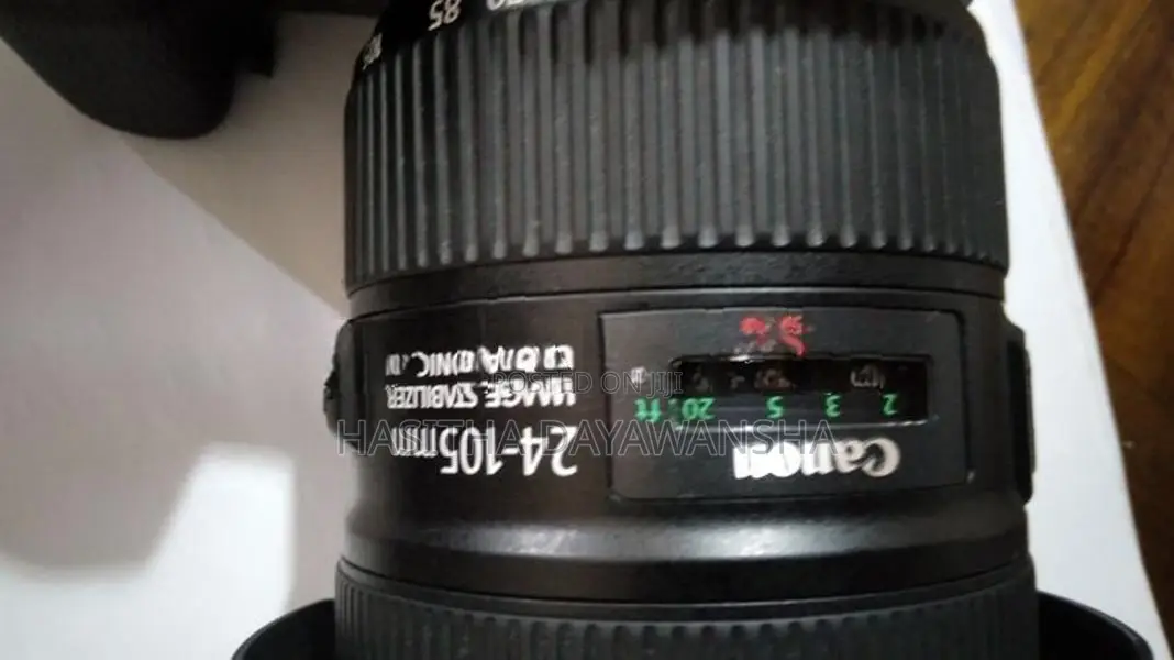 5D Mark 4 cam with lense