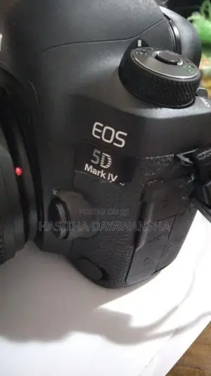 5D Mark 4 cam with lense