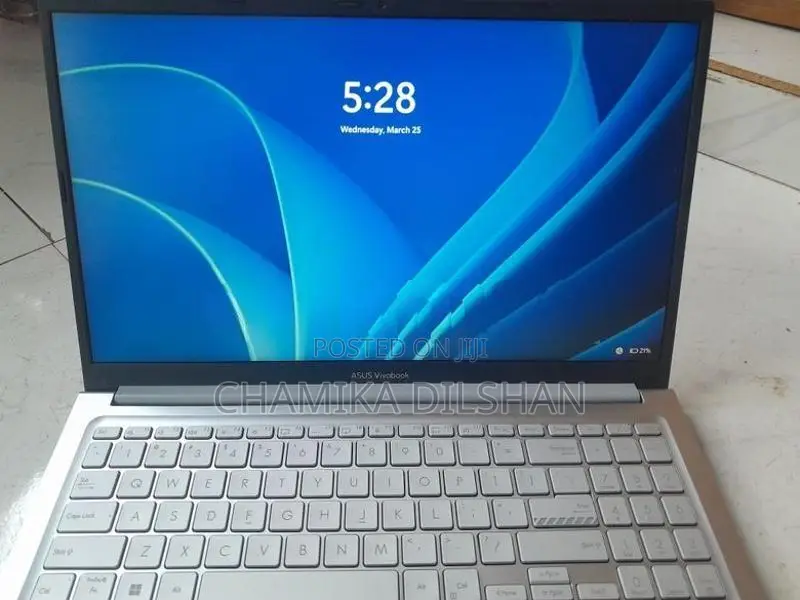 Asus VivoBook X1504VA | 13th Gen Intel Core i3-1315U 8GB RAM