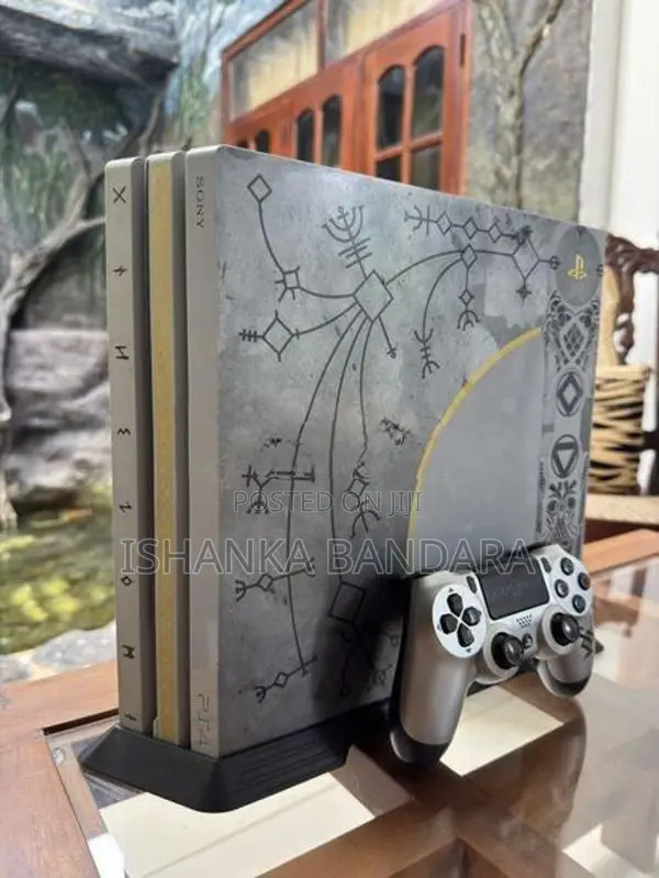 Play station 4 pro 1TB