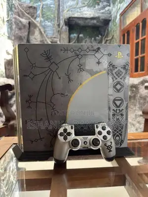Play station 4 pro 1TB